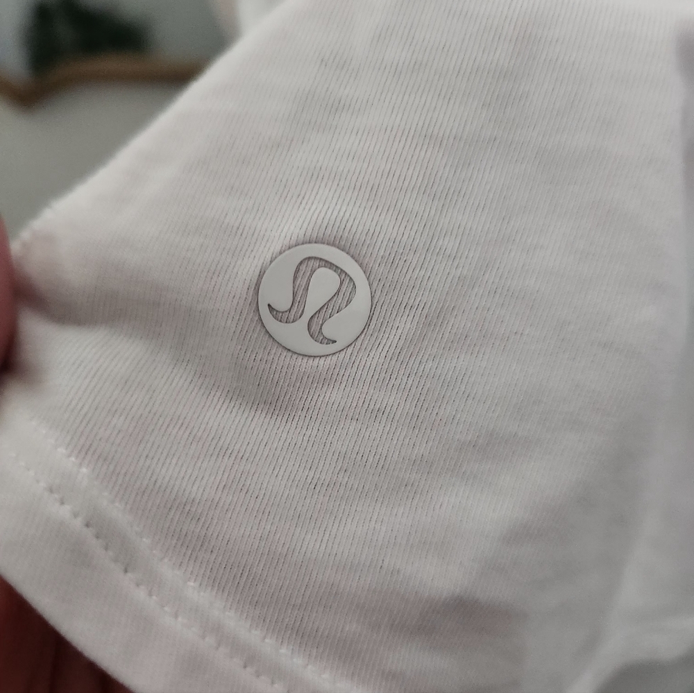 Lululemon Back Cutout Top - Picture 5 of 7